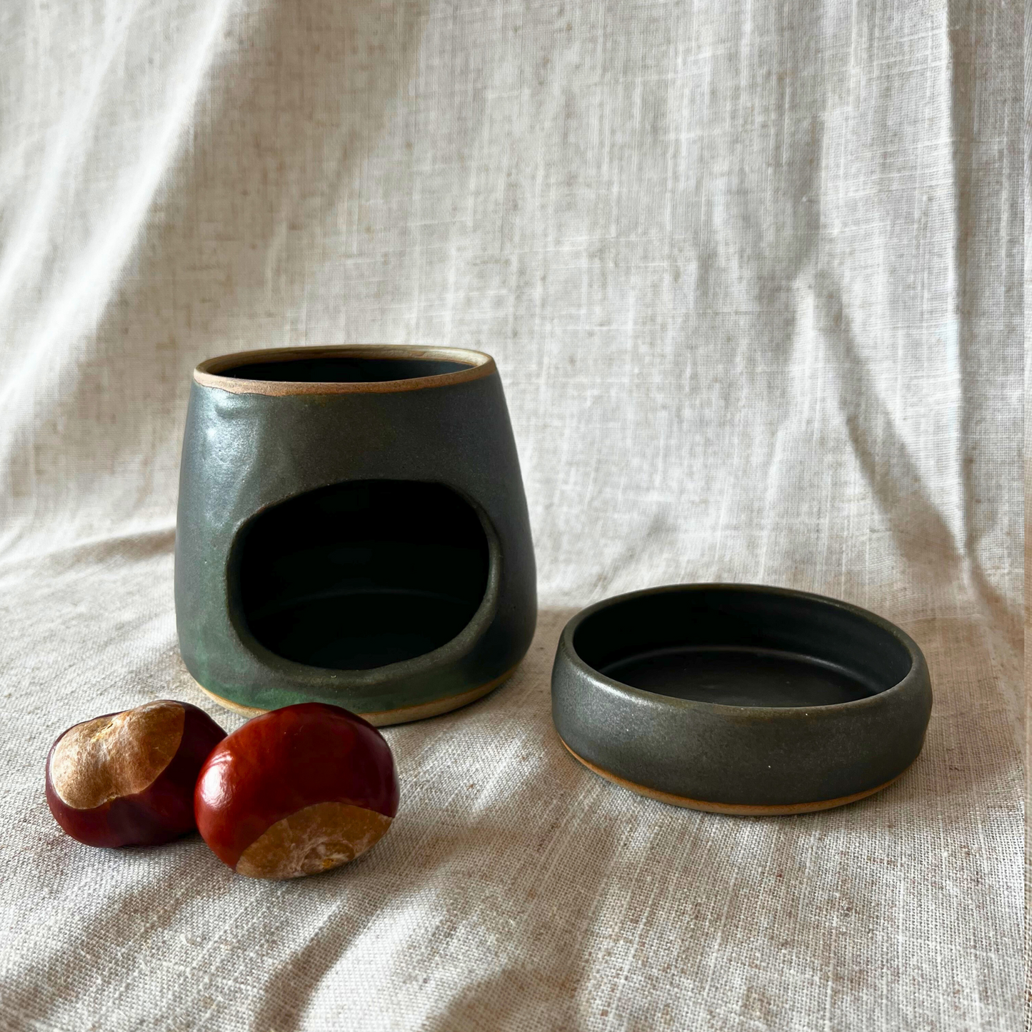 Handmade ceramic wax burner, dark green ceramic oil burner, essential oil burner