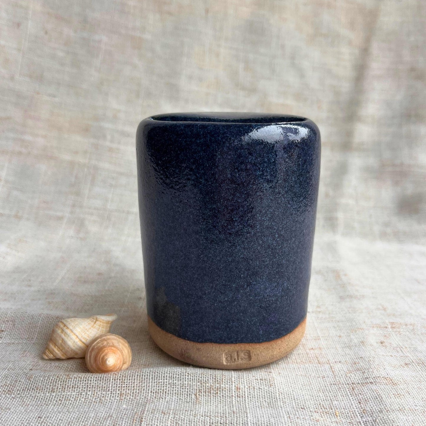 Handmade Ceramic Travel Mug | Ceramic take away mug | pottery to-go cup | sippy mug | commute travel mug | Handless | Unique British Gift